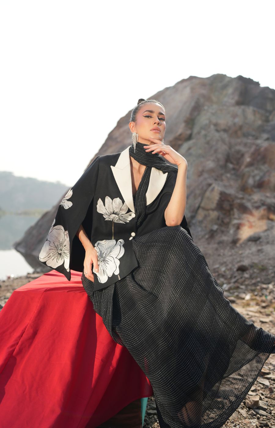 B&W FLORAL CAPE