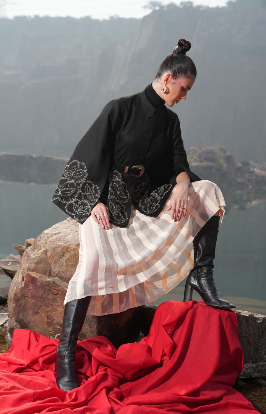 BLACK ZARI CAPE