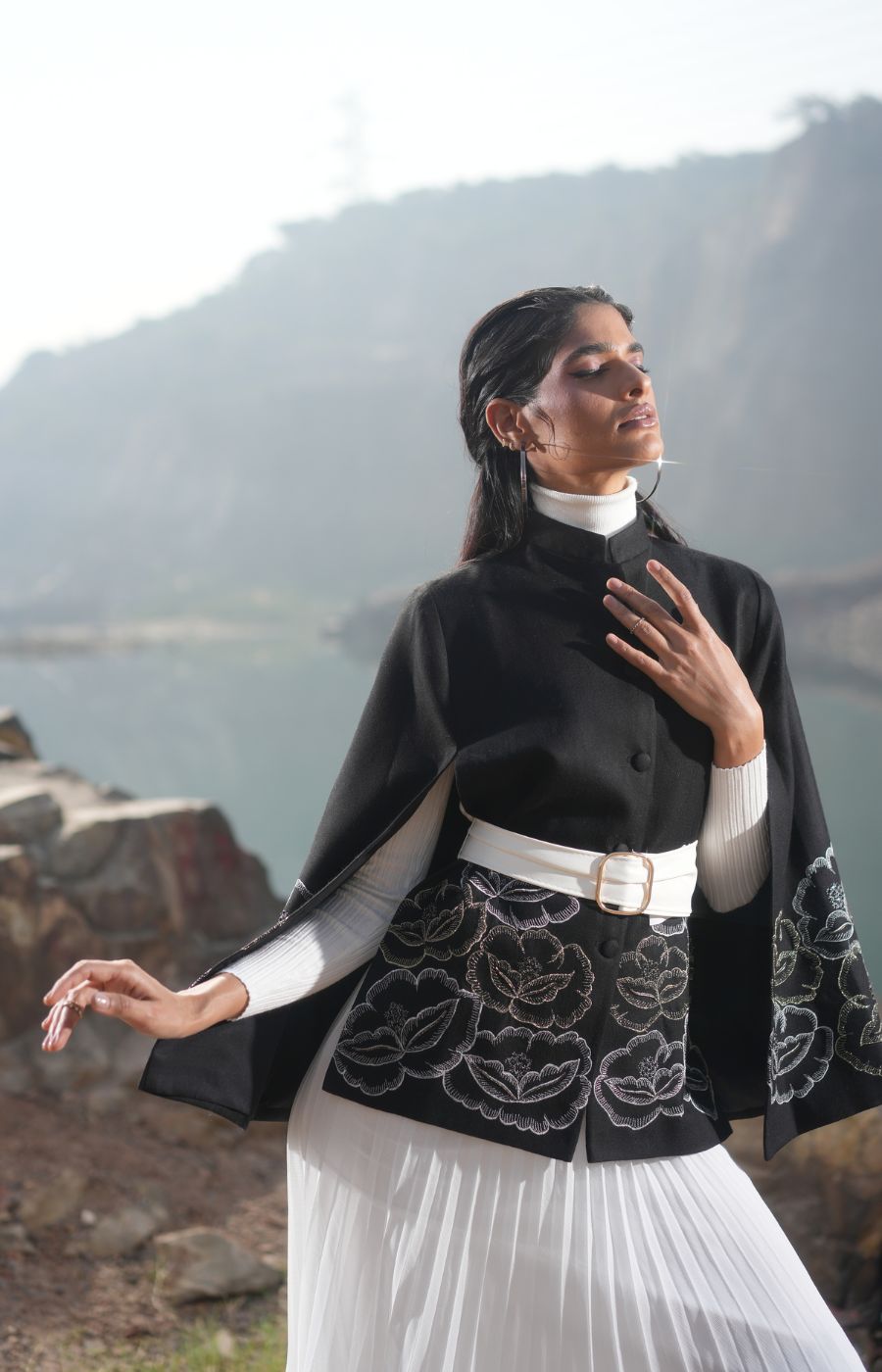 BLACK ZARI CAPE