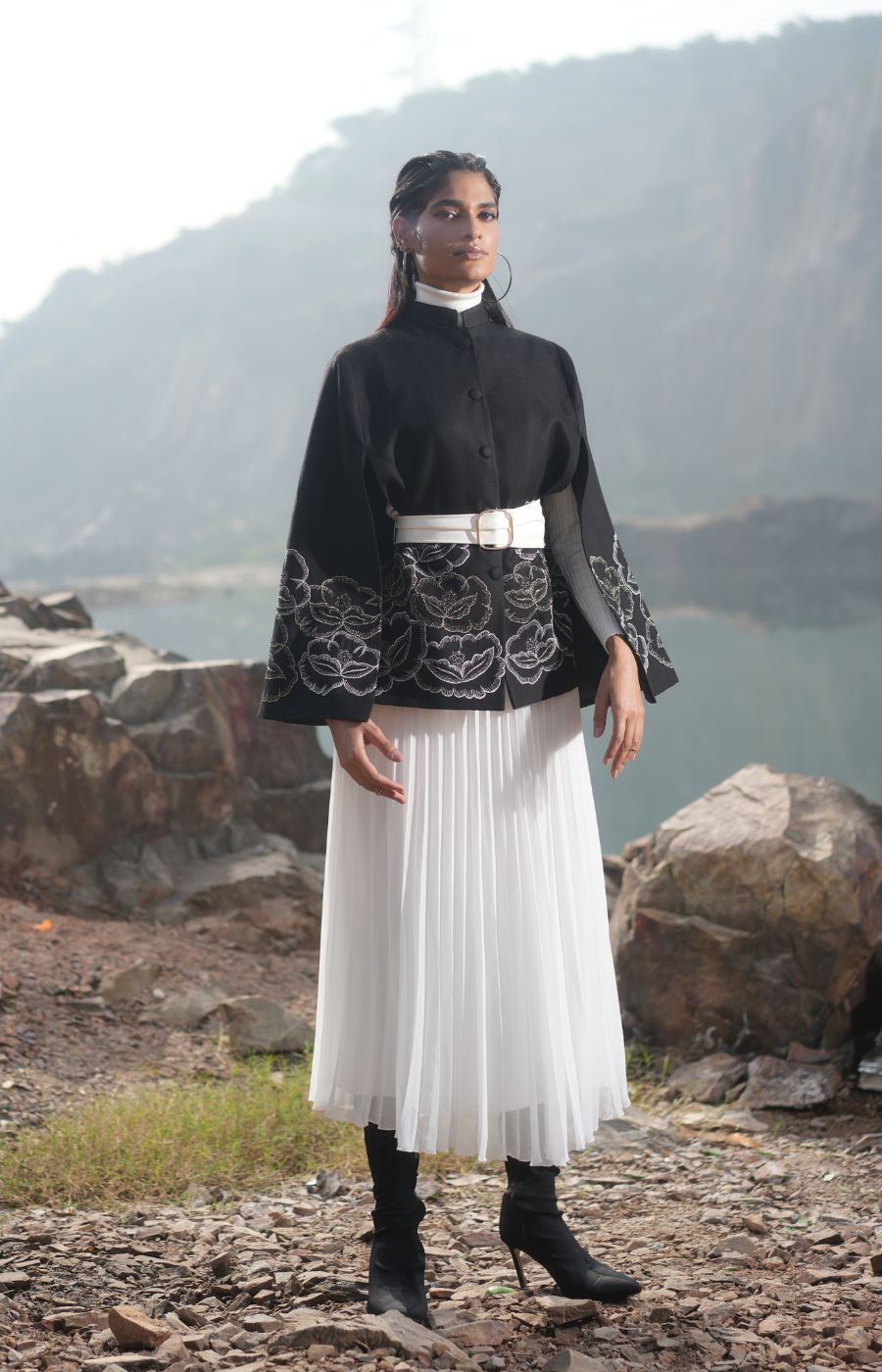 BLACK ZARI CAPE