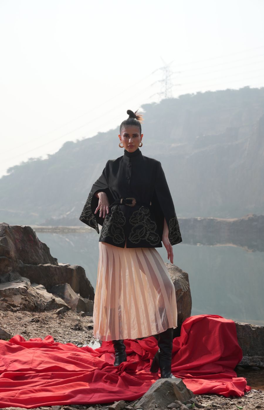 BLACK ZARI CAPE