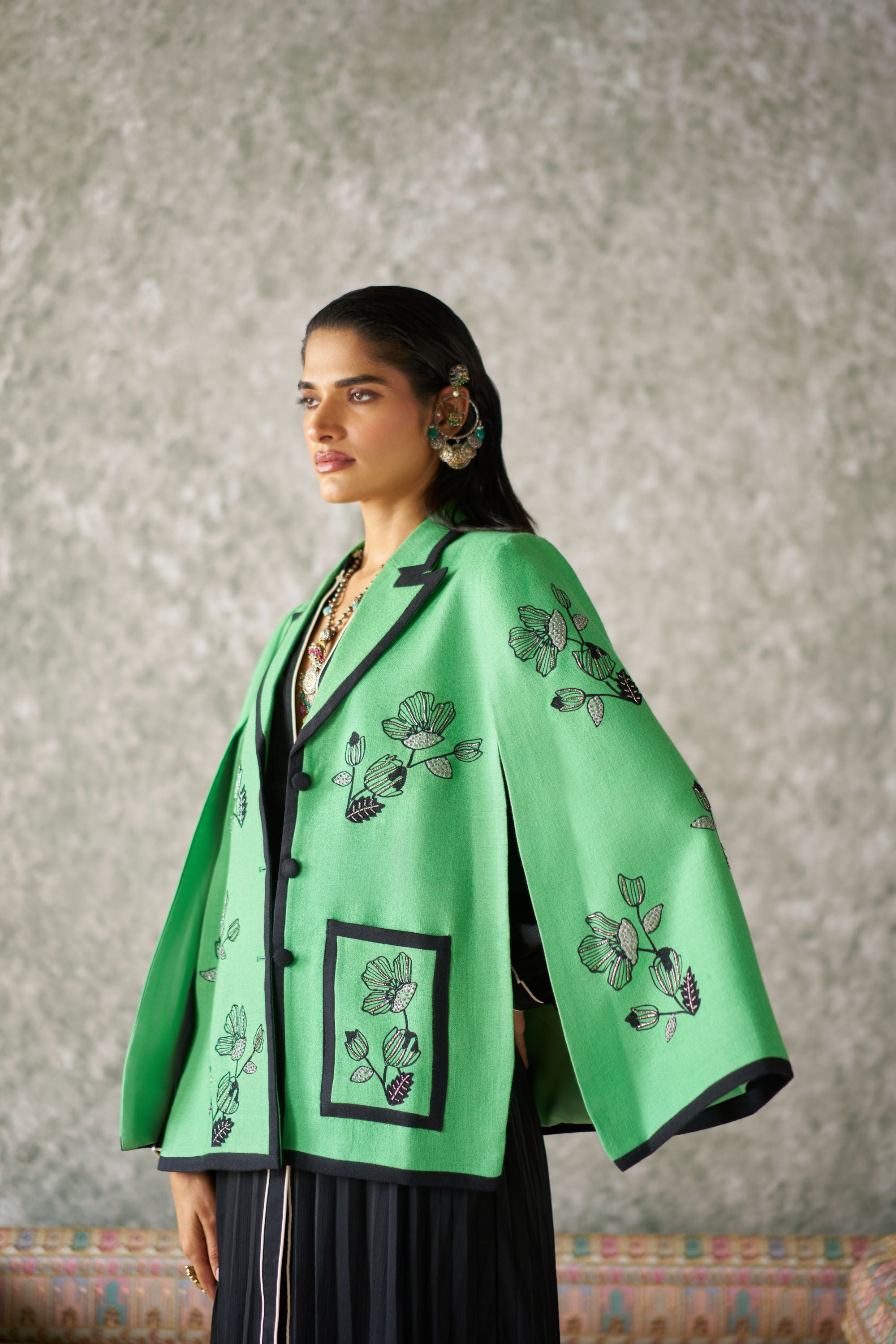 Bloom's Grandeur Cloak