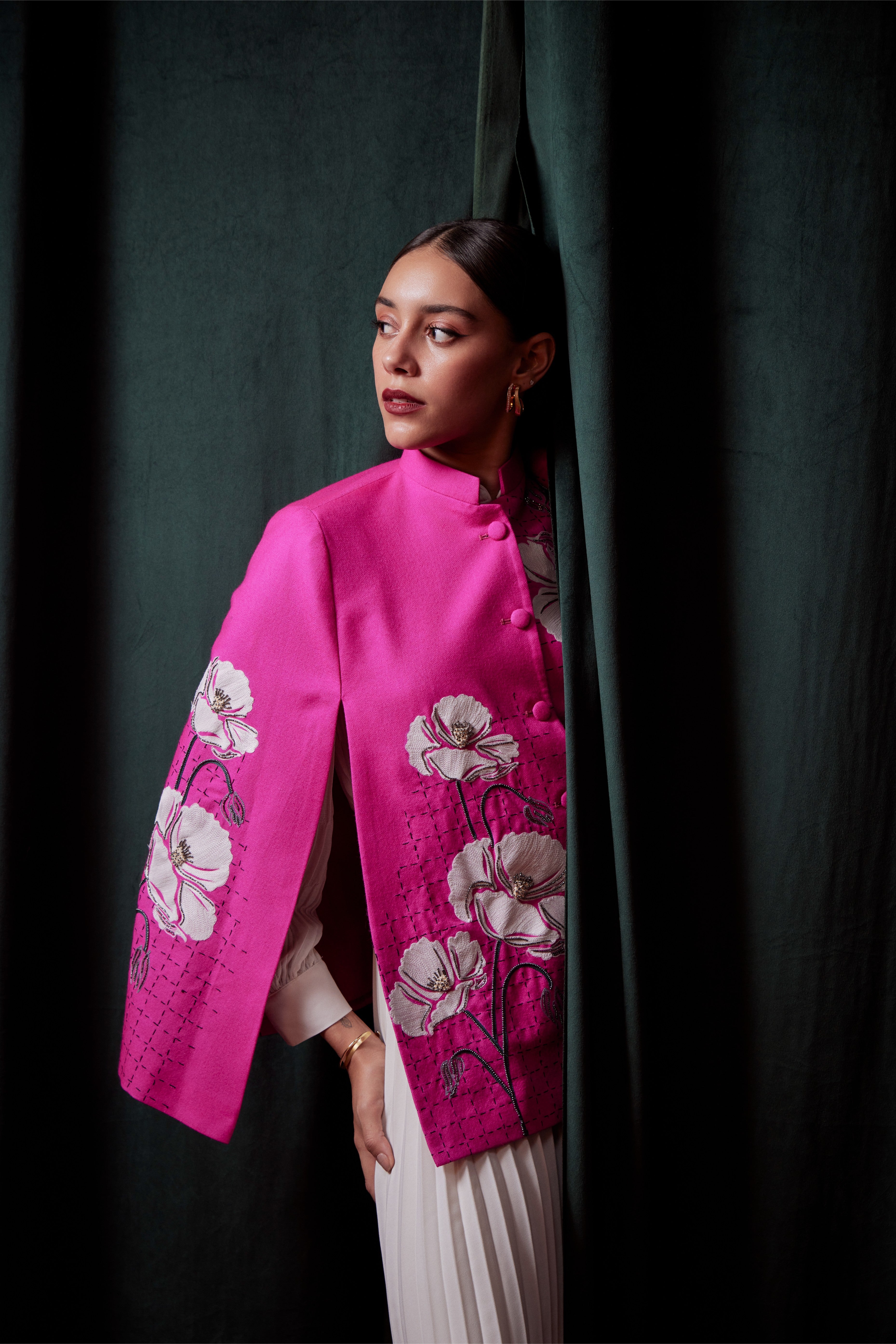 FLOWER MOTIF CAPE