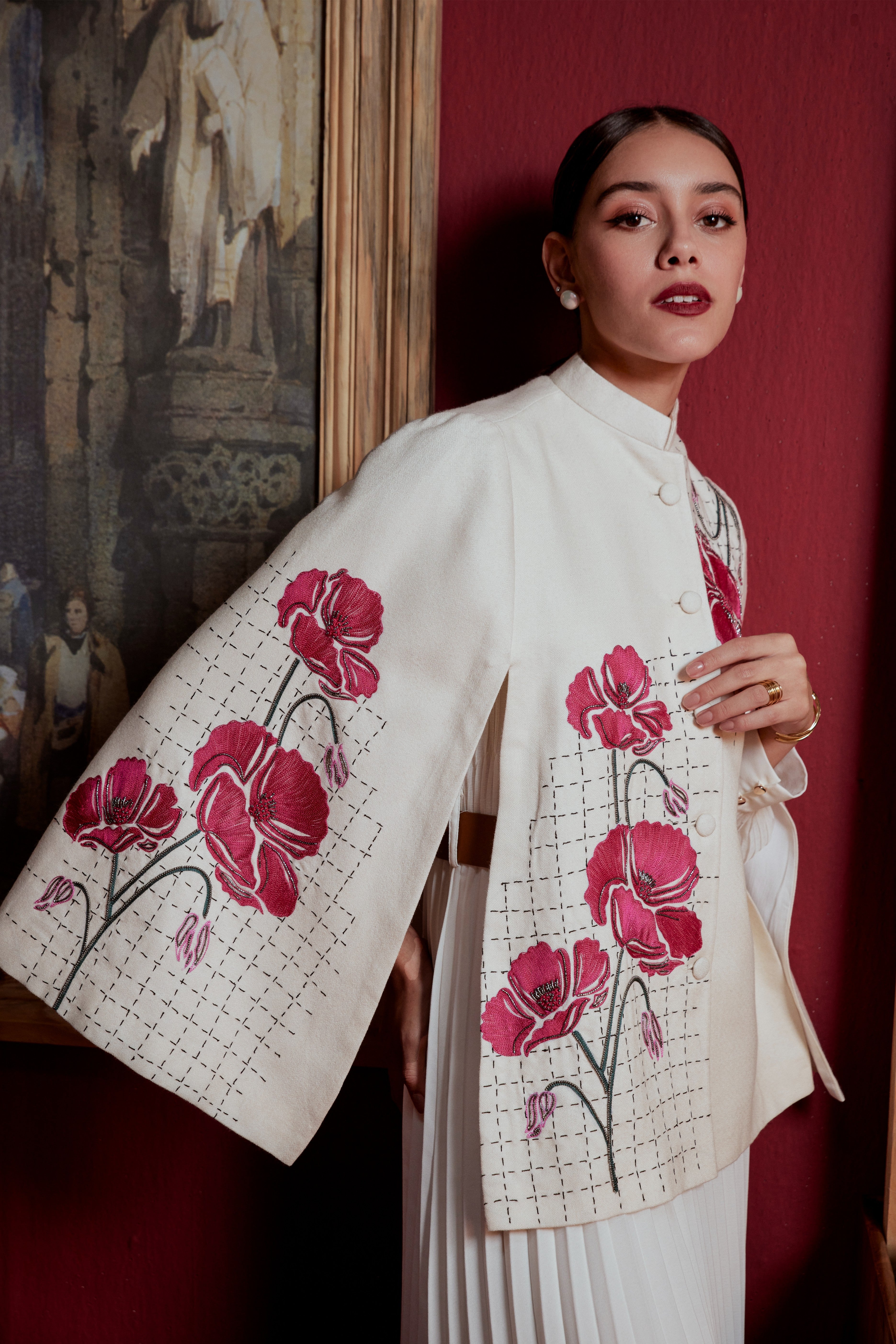 FLOWER MOTIF CAPE