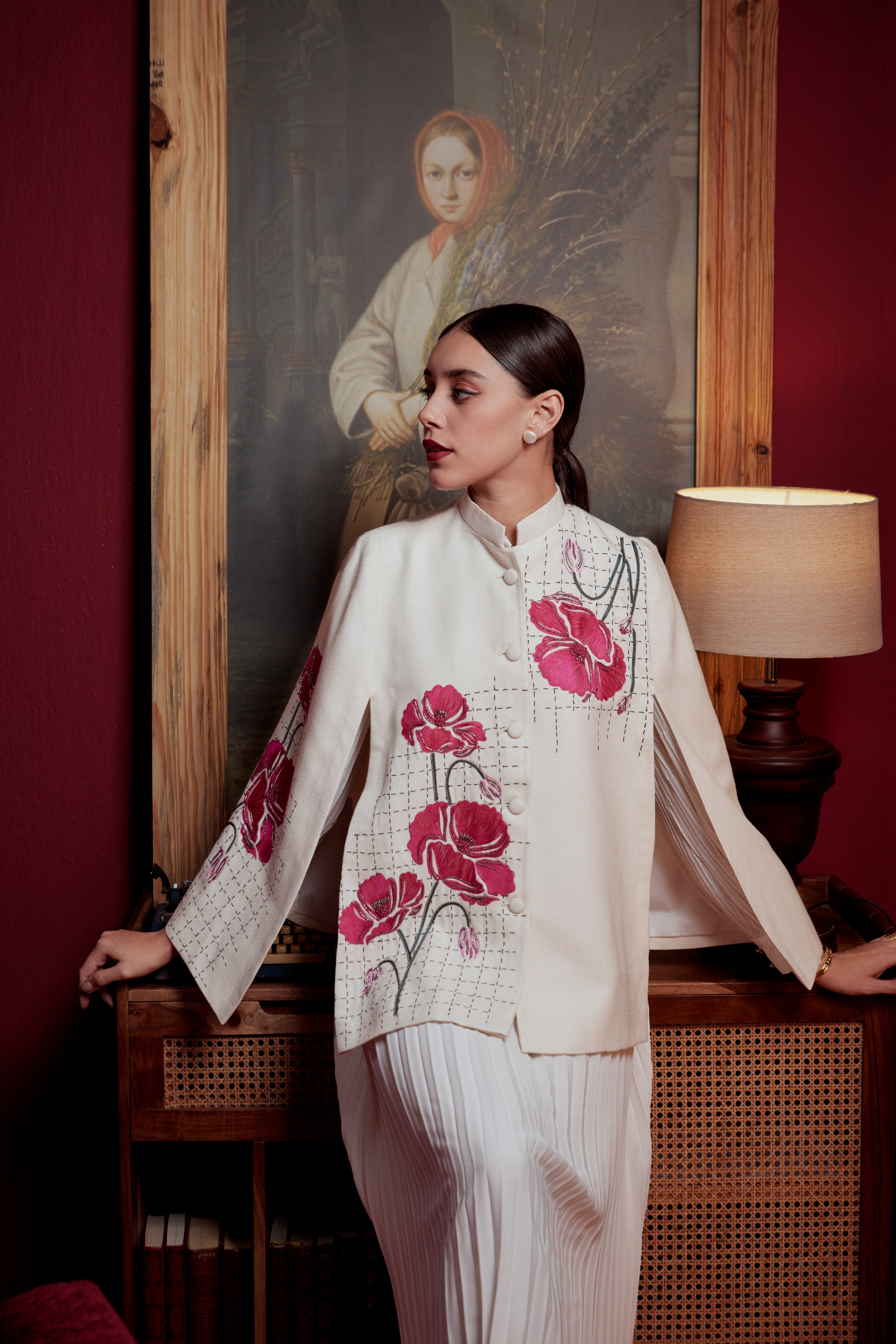 FLOWER MOTIF CAPE