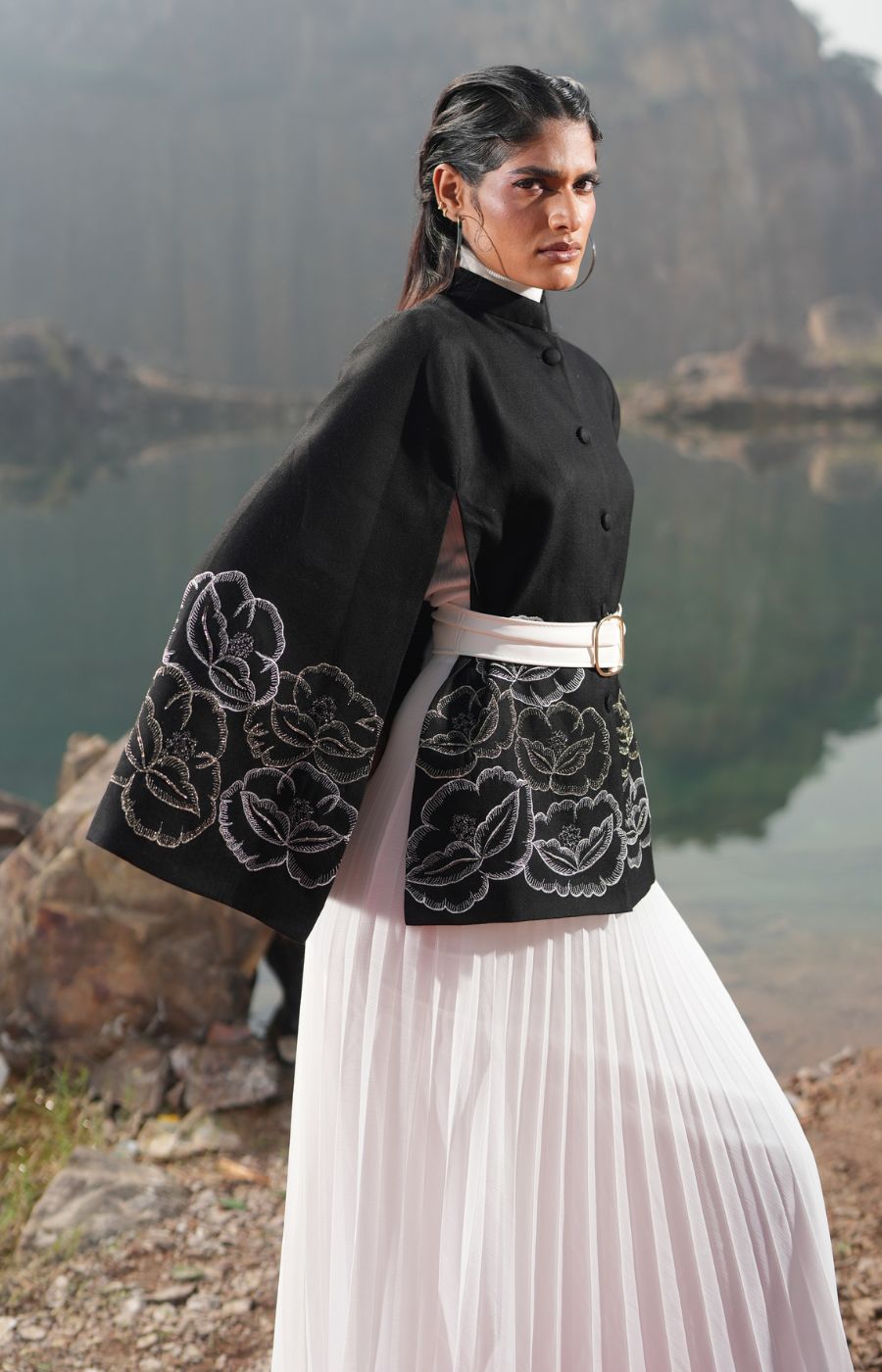 BLACK ZARI CAPE
