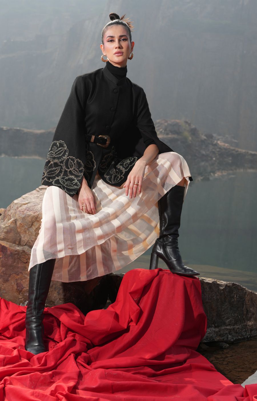 BLACK ZARI CAPE