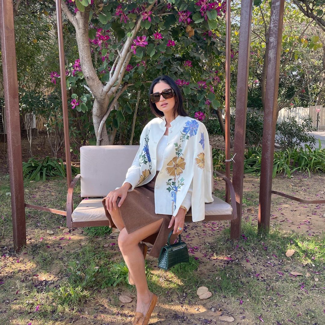 BLUE & GOLDEN FLORAL CAPE