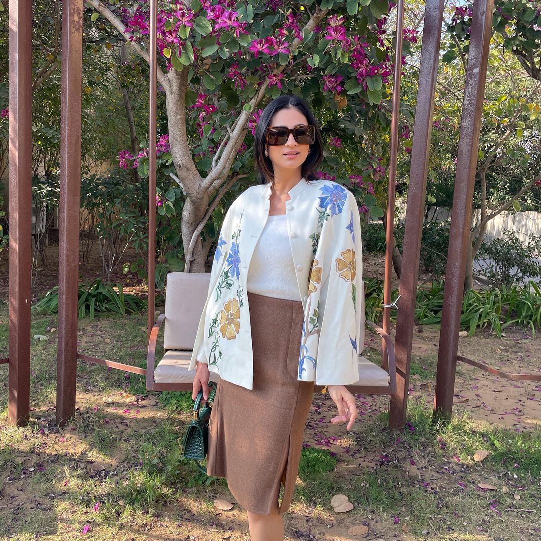 BLUE & GOLDEN FLORAL CAPE