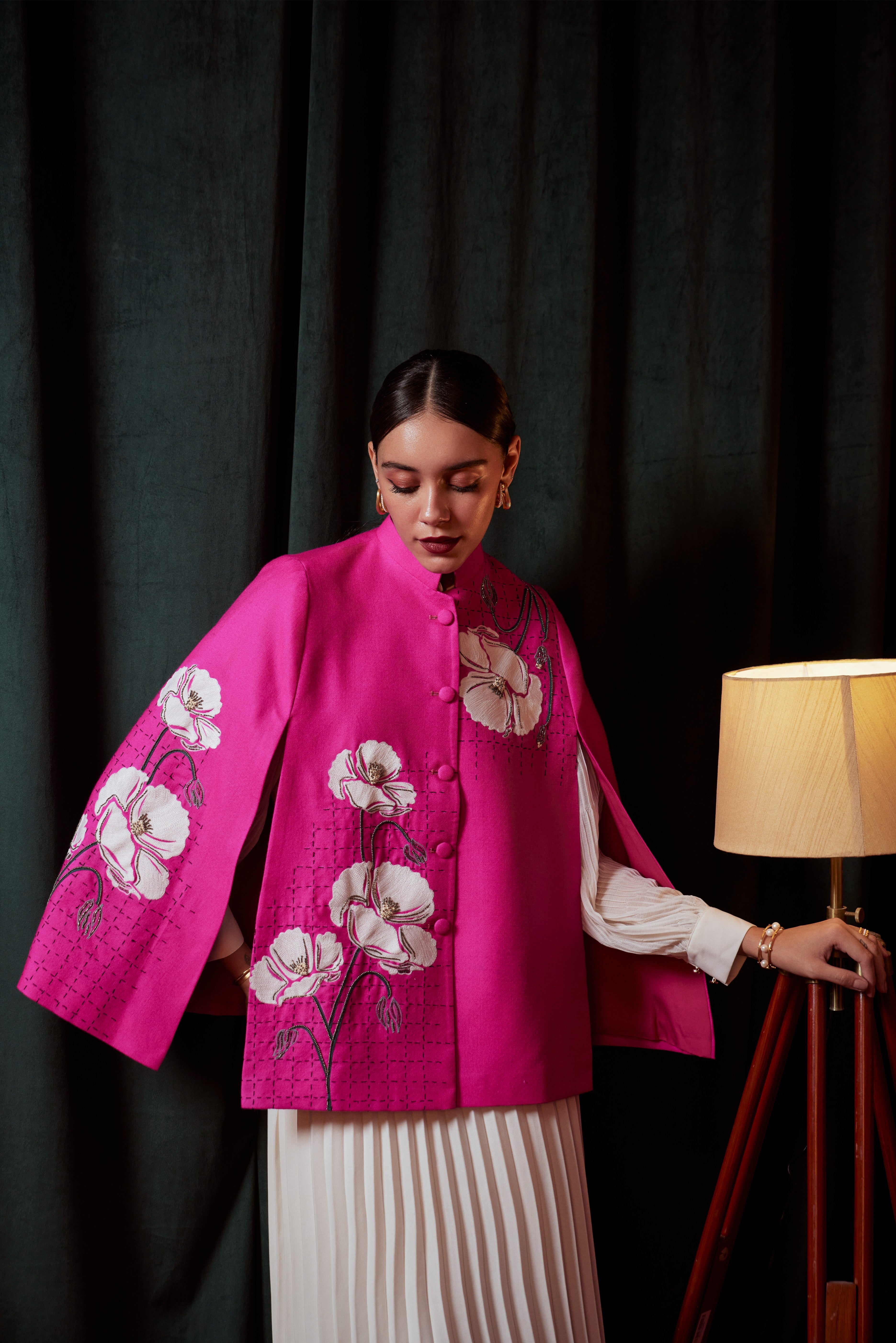 FLOWER MOTIF CAPE