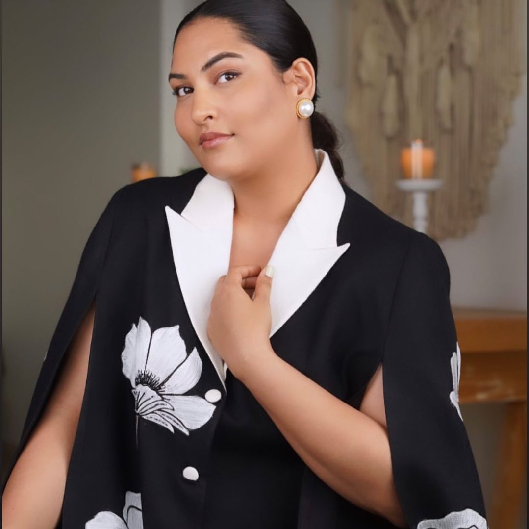 B&W FLORAL CAPE